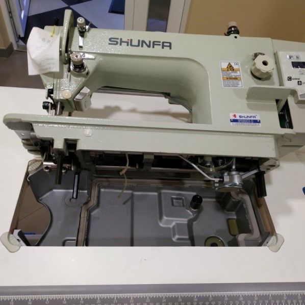 Швейная машина в сервисном положении